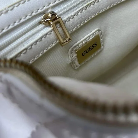 GUESS Bag - Picture 5 of 9